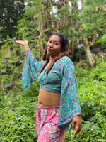 Ladda upp bild till gallerivisning, Knyttopp Elinor av återvunnen sari – tidigare exempel 5 | Beauty of India
