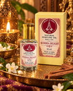 Ladda upp bild till gallerivisning, Buddha Delight parfymolja 10 ml från Beauty of India med ask i varm indisk miljö