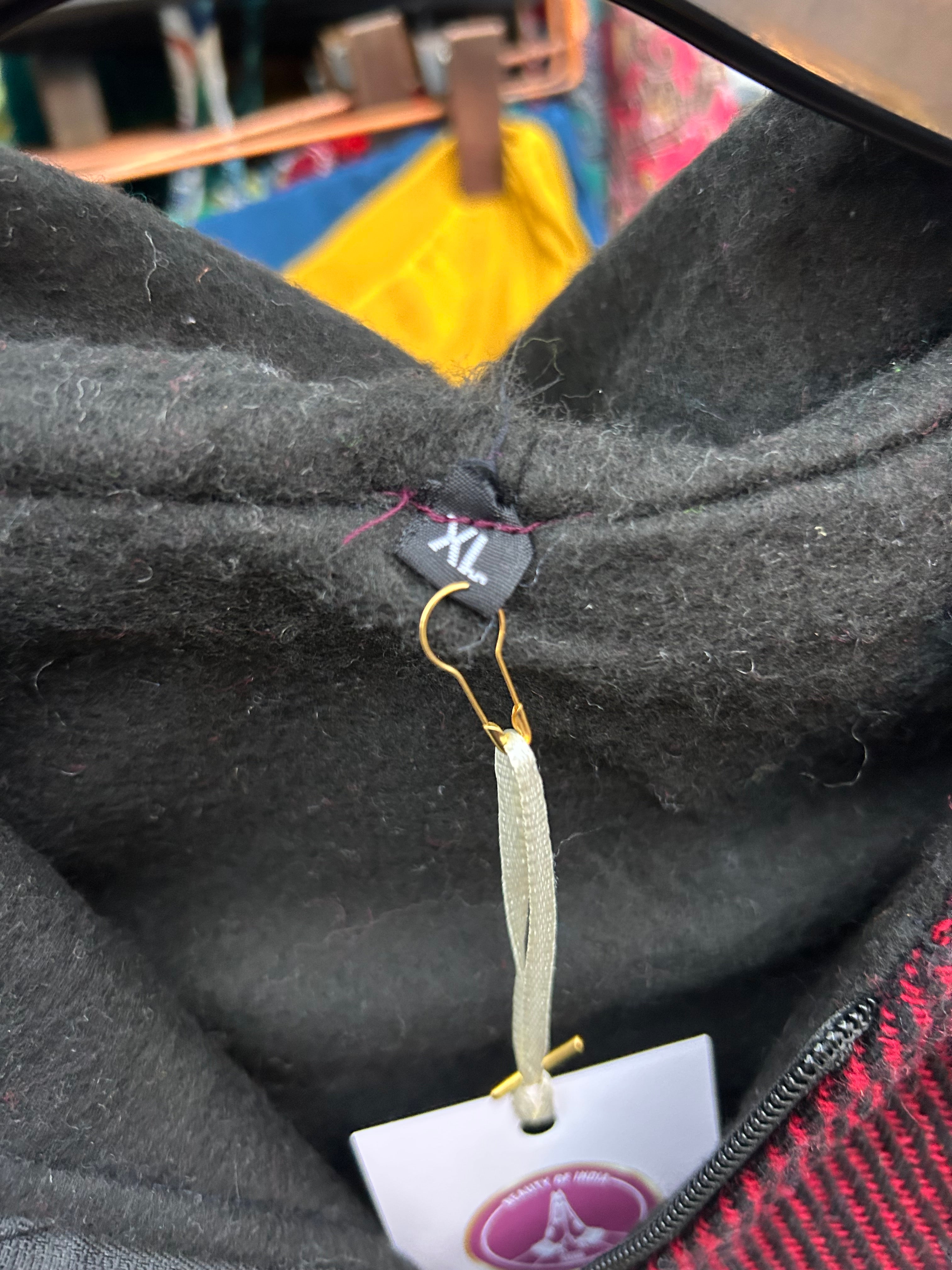 Akryljacka med fleecefoder och luva