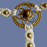Ladda upp bild till gallerivisning, 1. Flower of Life Handsmyckesarmband i makramé
