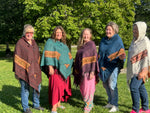 Ladda upp bild till gallerivisning, Randig Poncho med Luva
