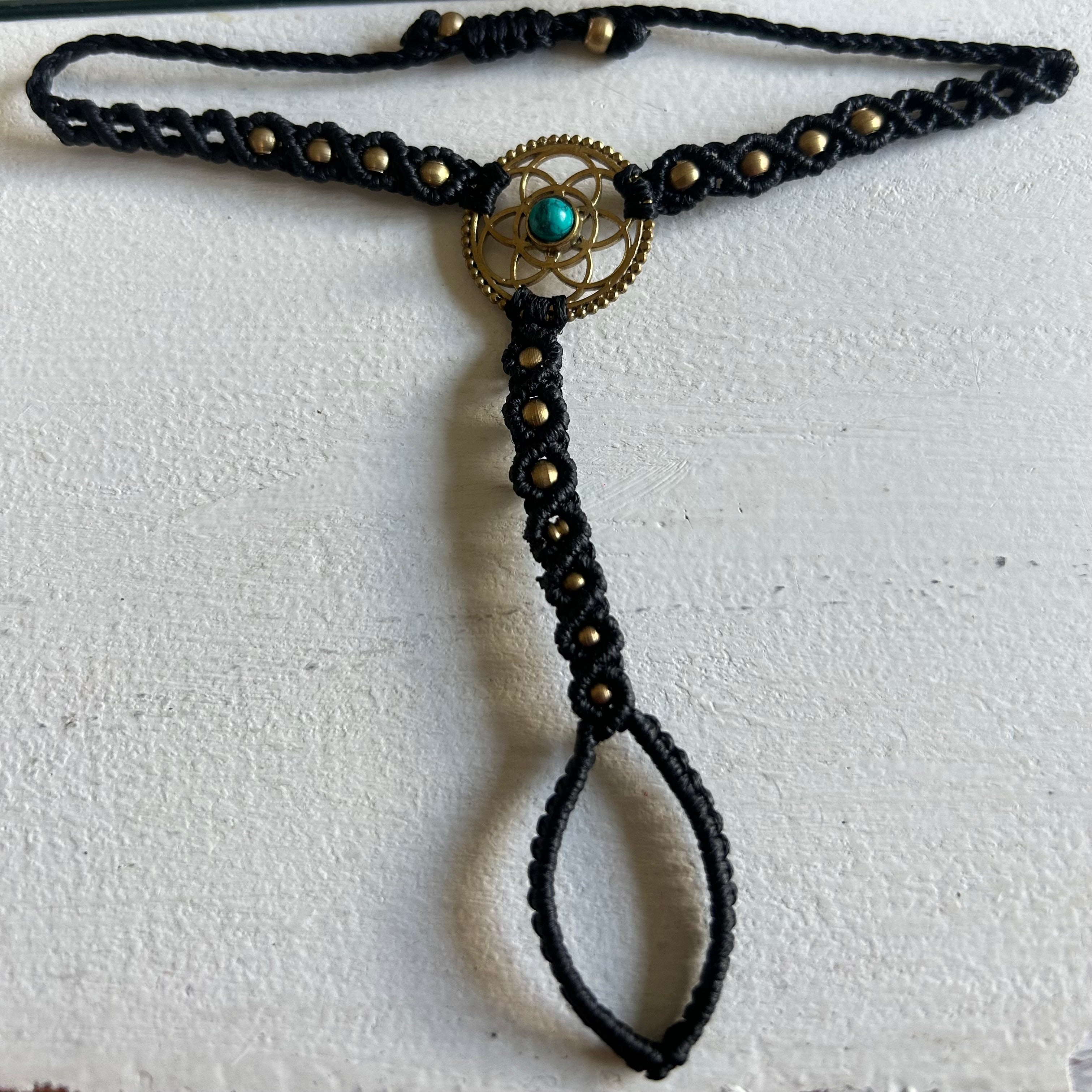 1. Flower of Life Handsmyckesarmband i makramé