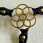 Ladda upp bild till gallerivisning, 4. Flower of Life Handsmyckesarmband i makramé
