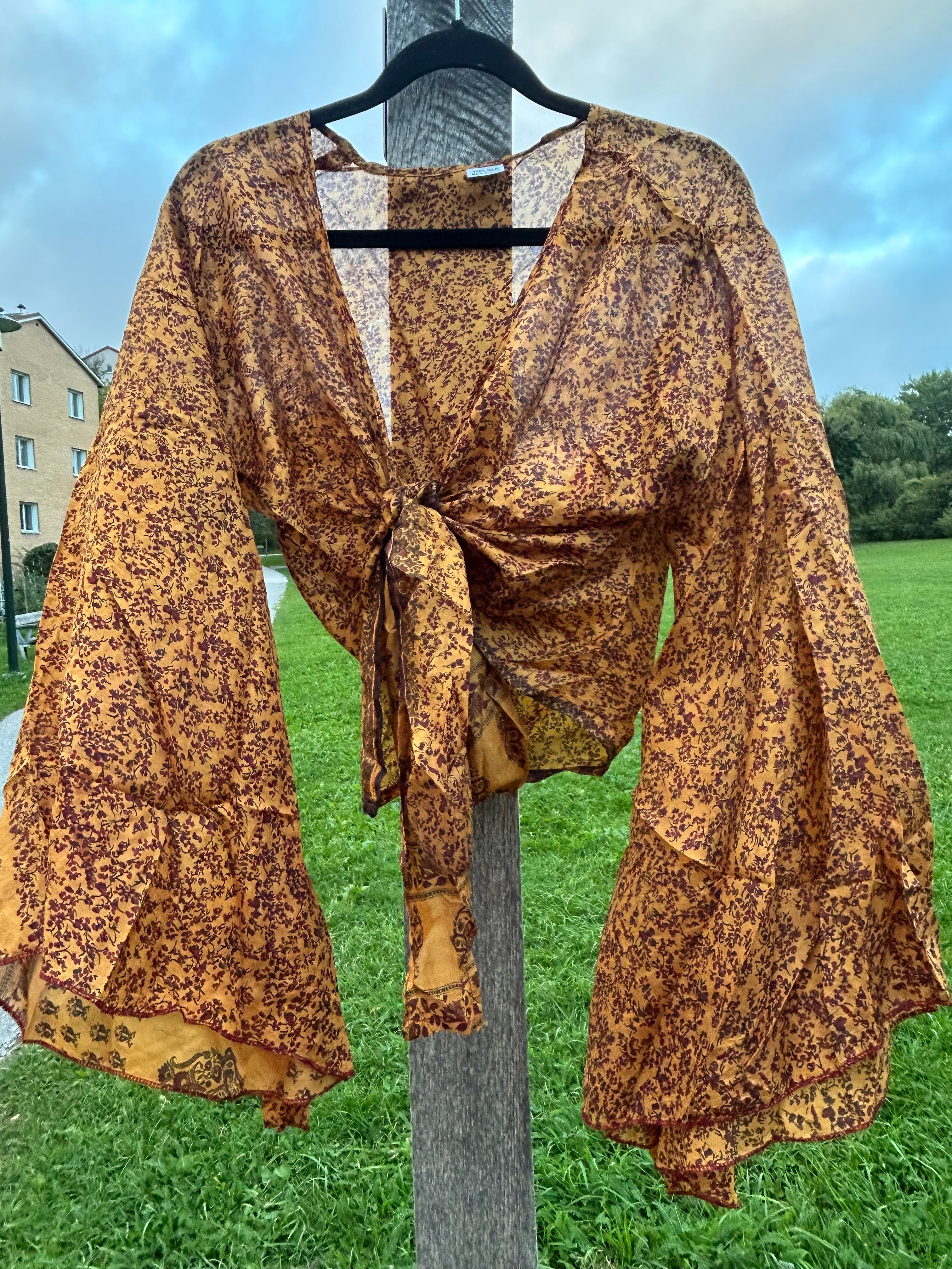 Silk tie top with wide sleeves