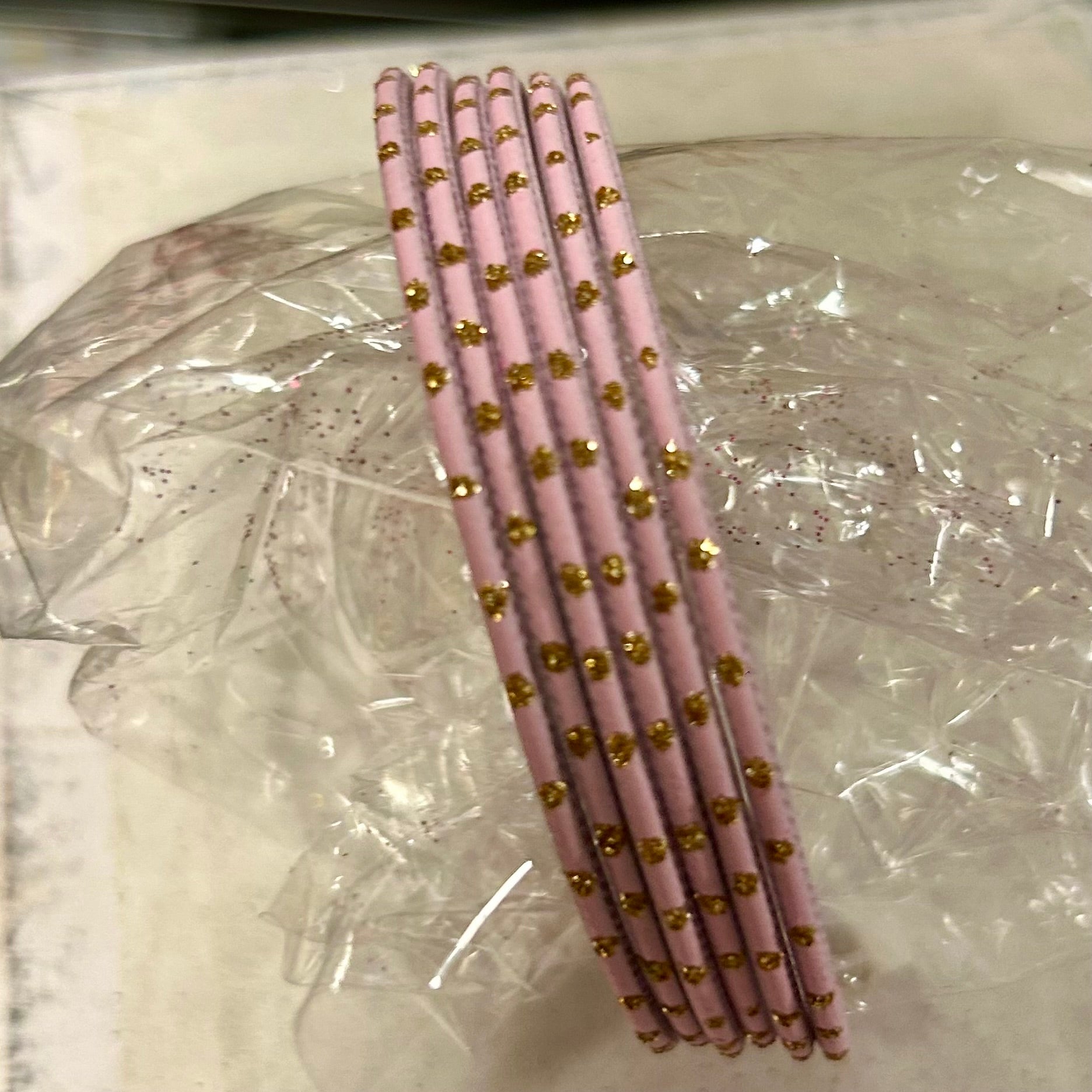 L Färgglada matta Bangles – Indiska armband 6 för 20 kr