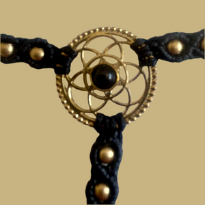1. Flower of Life Handsmyckesarmband i makramé