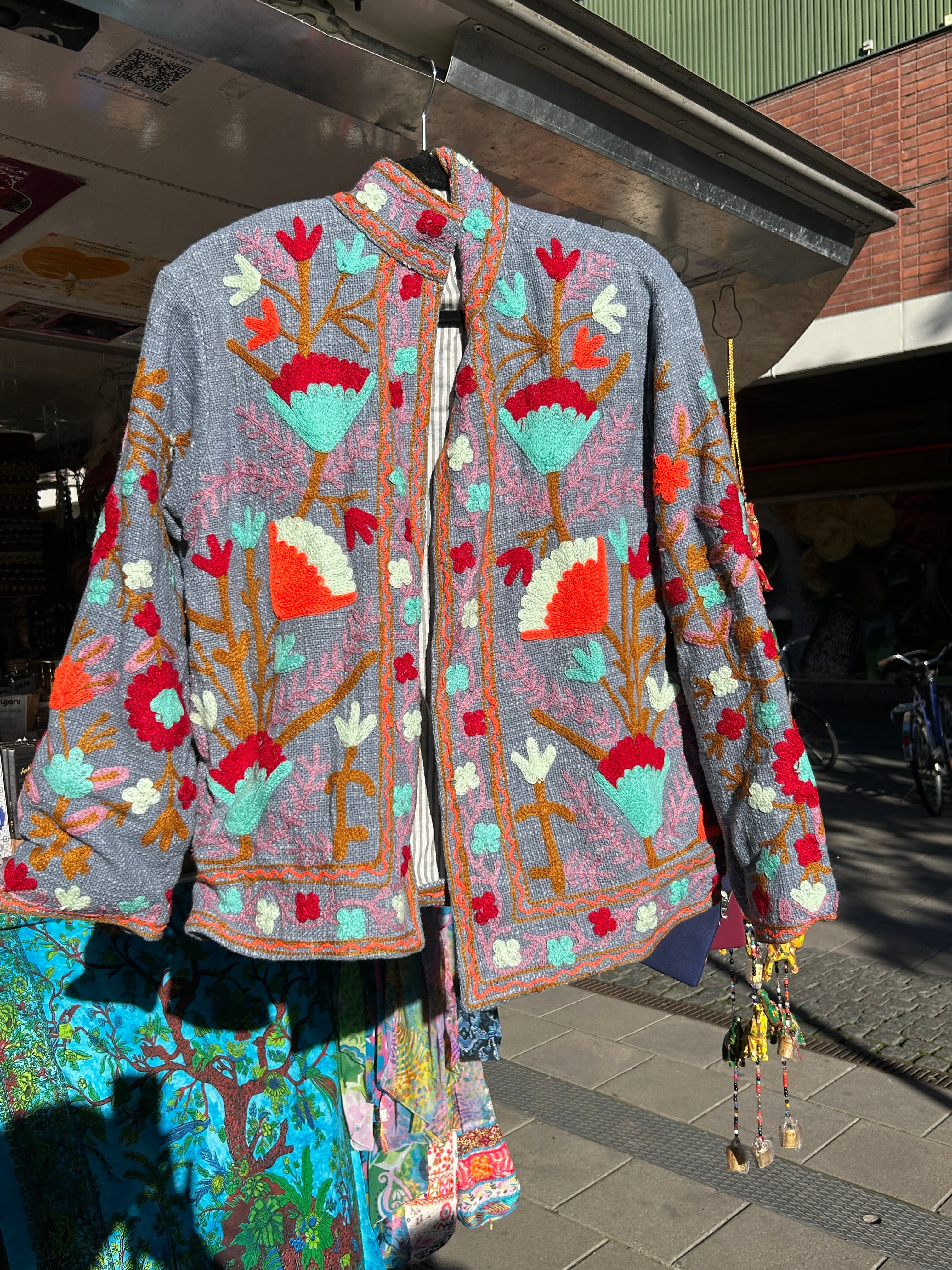 Broderad jacka