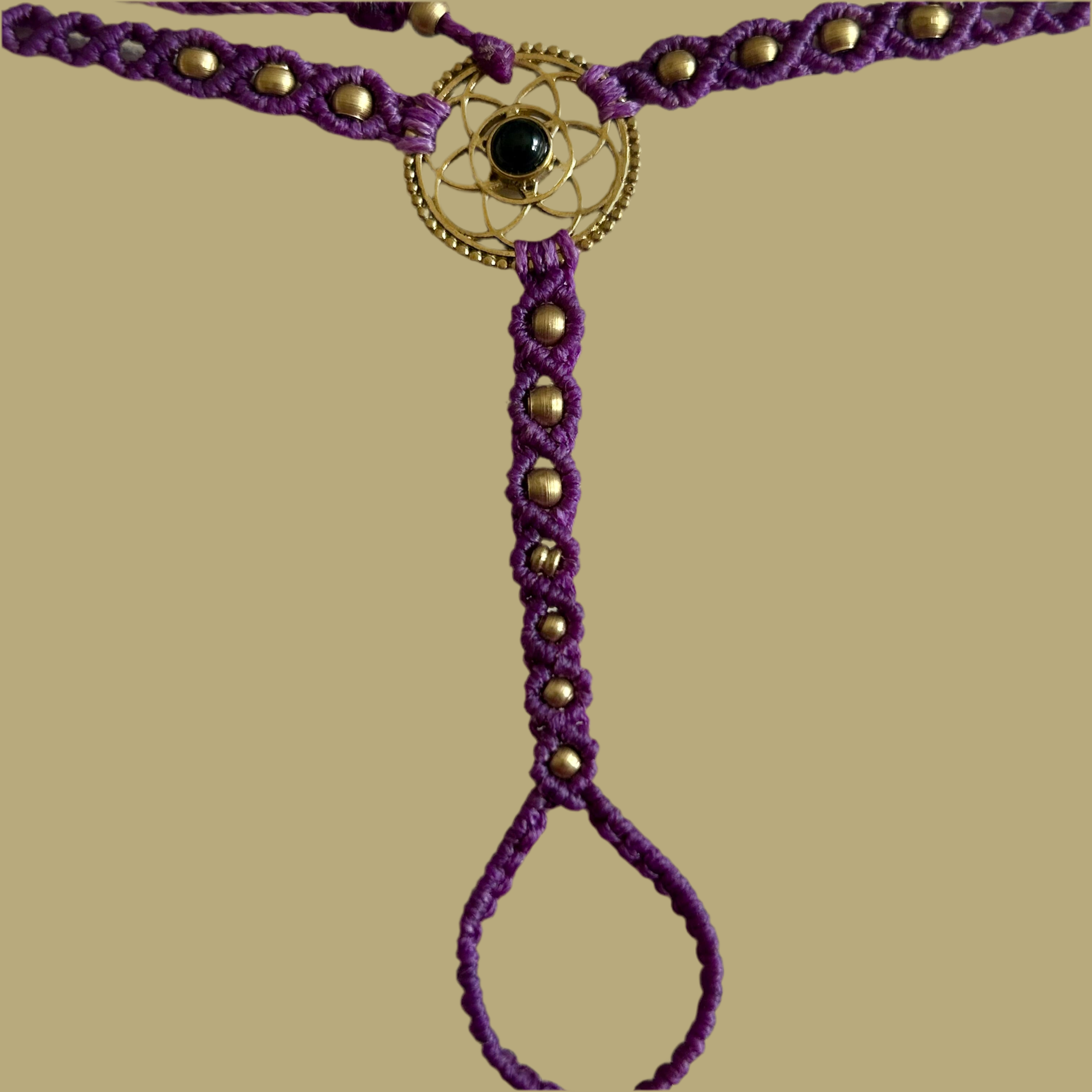 1. Flower of Life Handsmyckesarmband i makramé