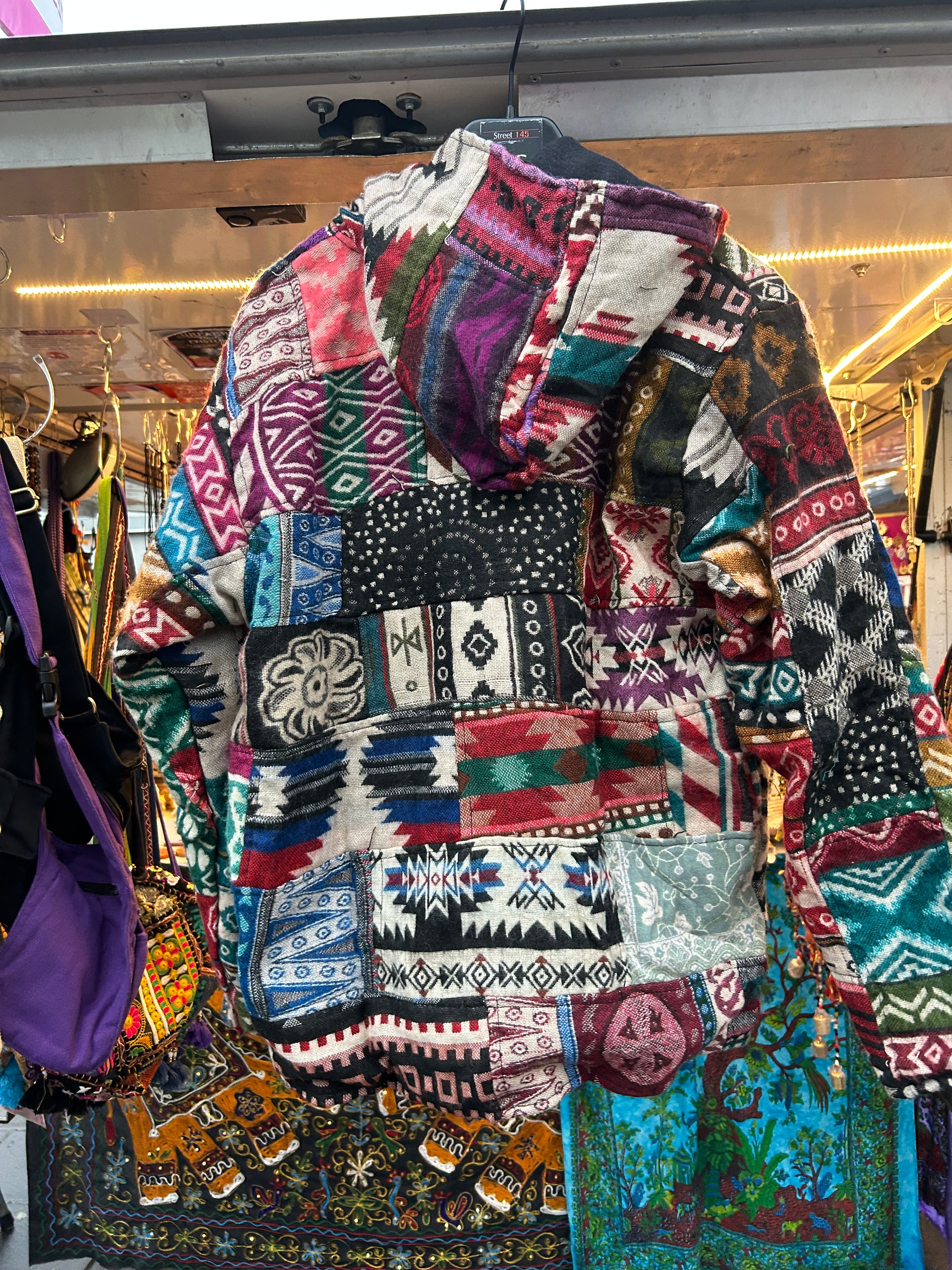 Akryljacka med fleecefoder och luva