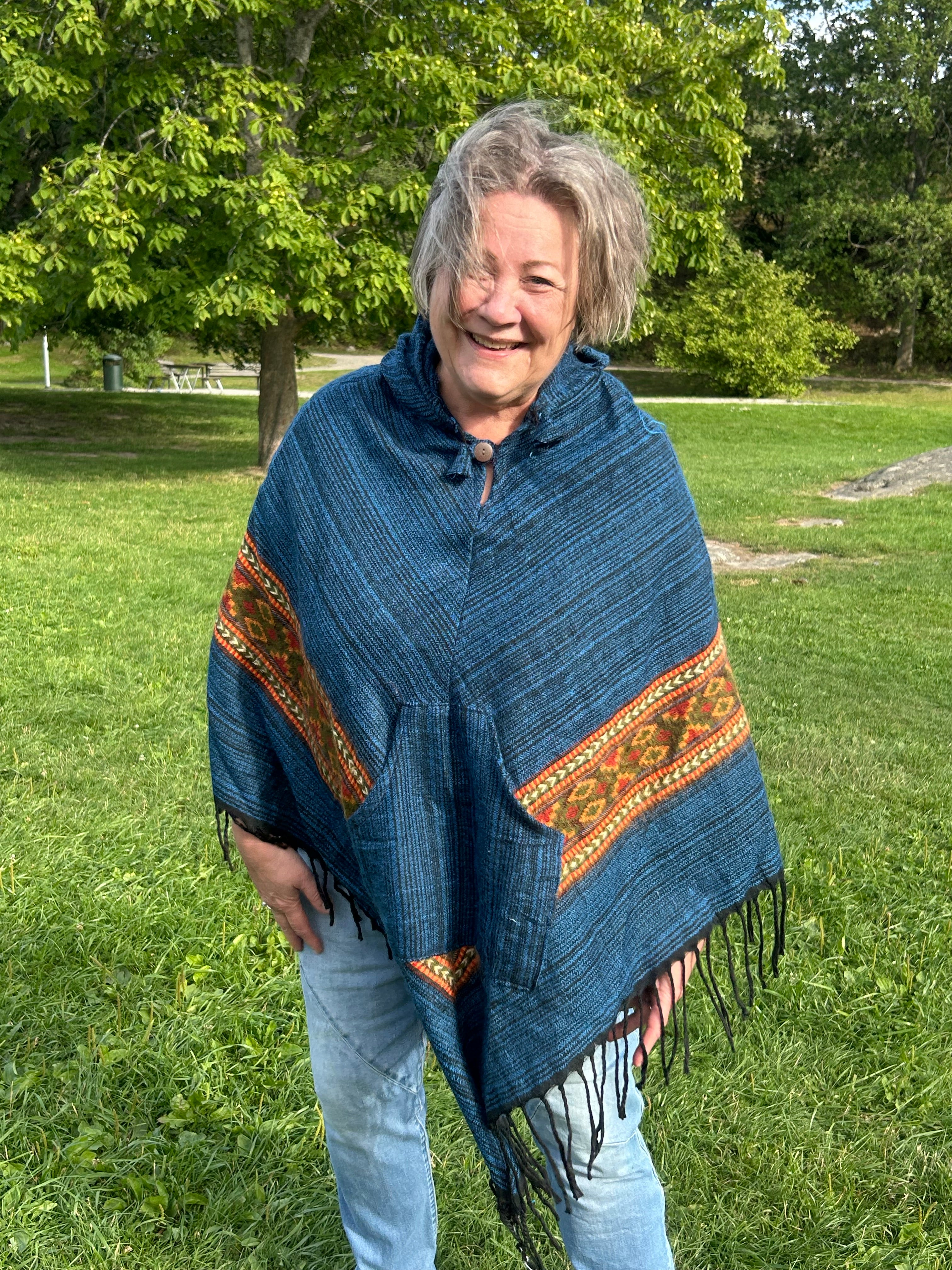 Randig Poncho med Luva