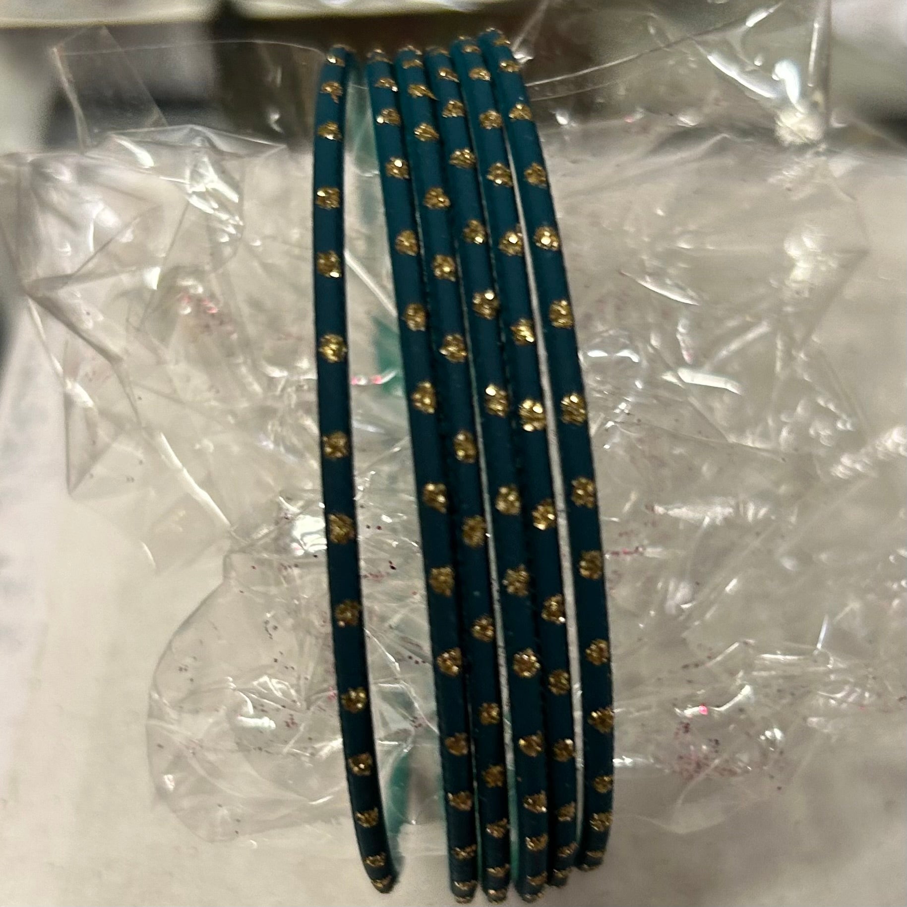 L Färgglada matta Bangles – Indiska armband 6 för 20 kr