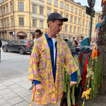 Load image into Gallery viewer, Kort kimono med fickor av återvunna saritygler, bild 3
