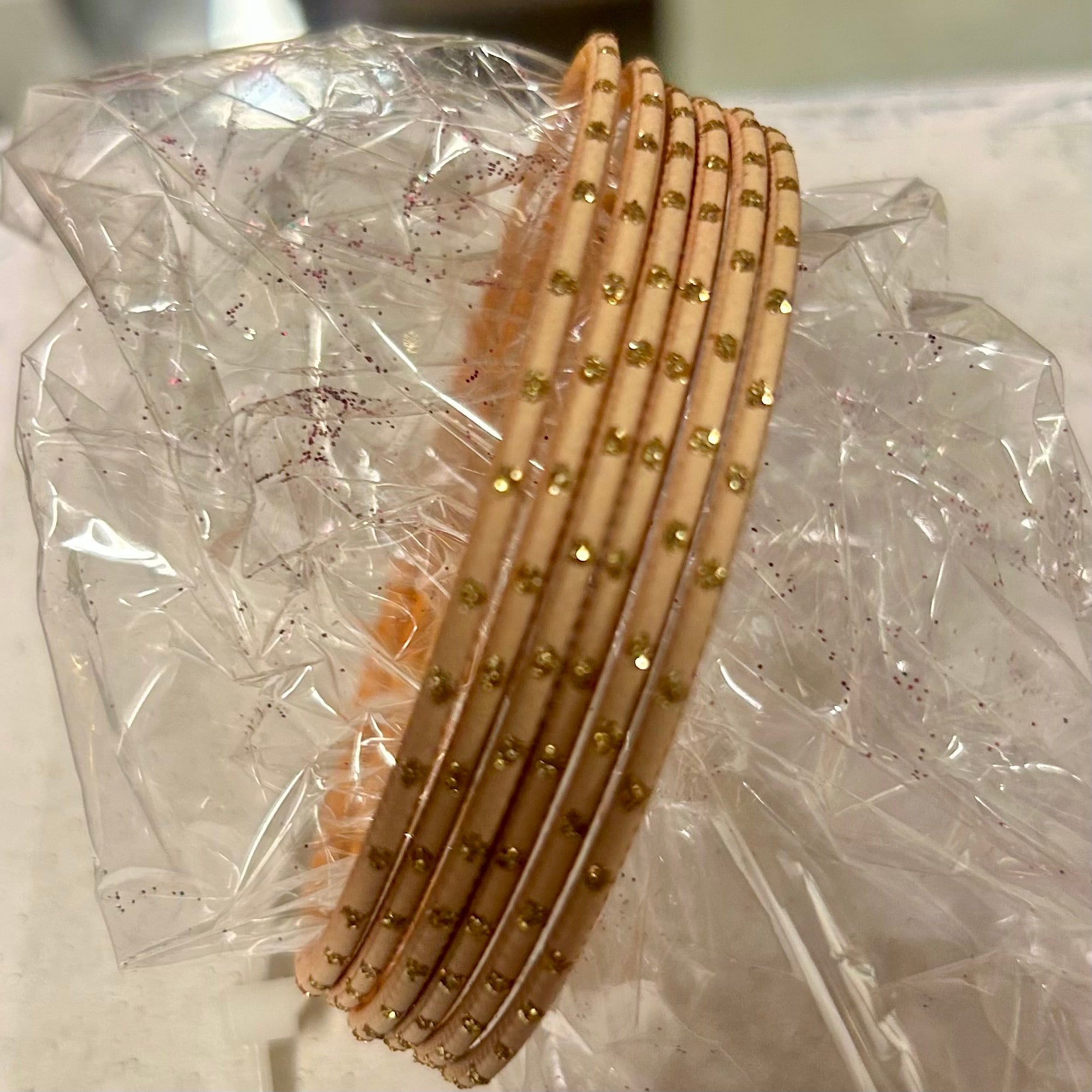 L Färgglada matta Bangles – Indiska armband 6 för 20 kr