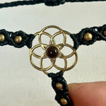 Ladda upp bild till gallerivisning, 4. Flower of Life Handsmyckesarmband i makramé
