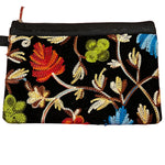 Load image into Gallery viewer, Indisk broderad sammets handledsväska – blommor
