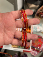 Load image into Gallery viewer, Indiska barnbangles 2:2 – 6 st, glitter &amp; enfärgade
