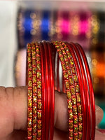 Load image into Gallery viewer, Indiska barnbangles 2:2 – 6 st, glitter &amp; enfärgade

