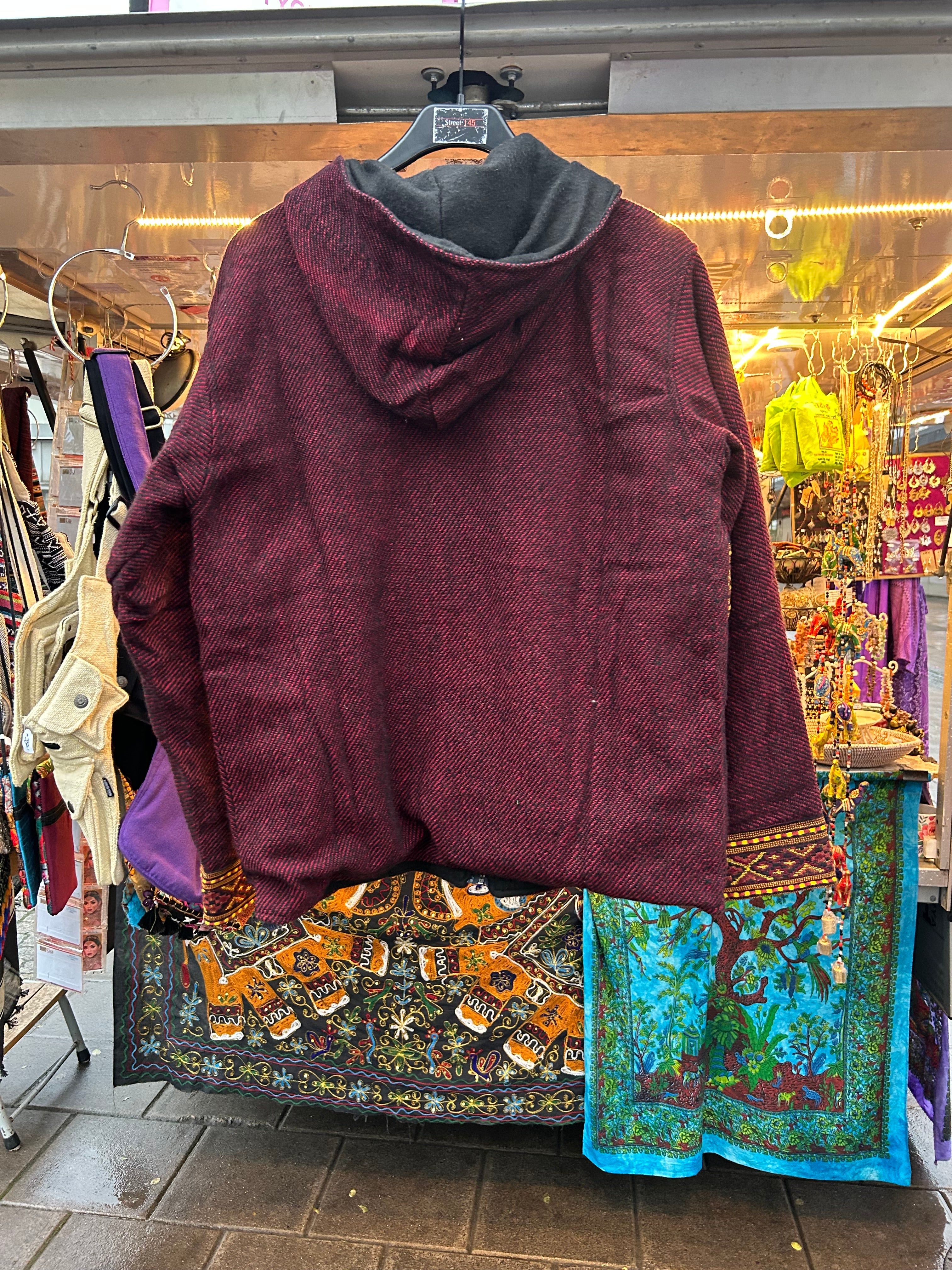 Akryljacka med fleecefoder och luva