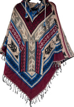 Ladda upp bild till gallerivisning, Mönstrad Poncho med Luva
