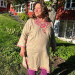 Ladda upp bild till gallerivisning, Lyxig poncho från Kashmir – värme med stil
