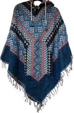 Ladda upp bild till gallerivisning, Mönstrad Poncho med Luva
