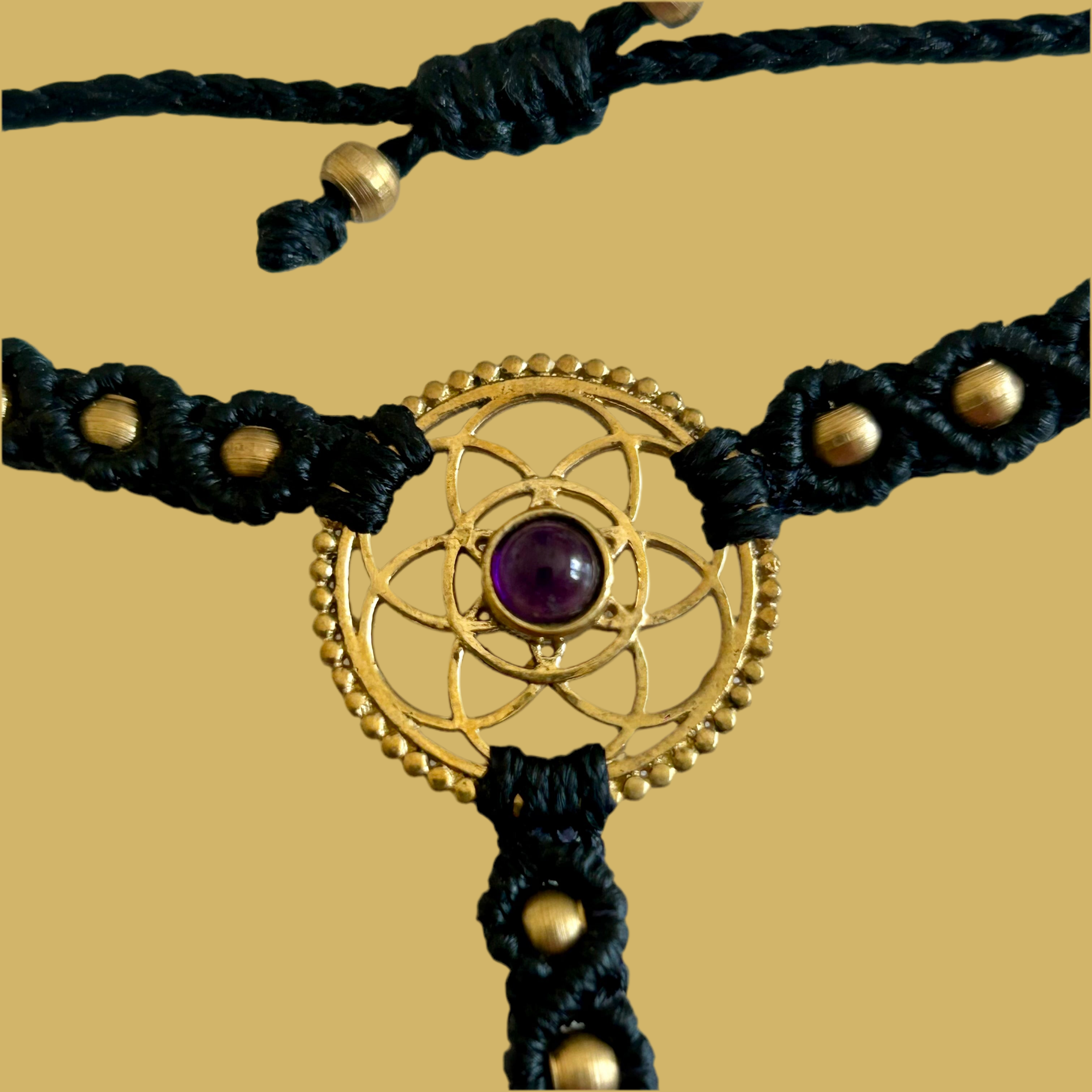 1. Flower of Life Handsmyckesarmband i makramé