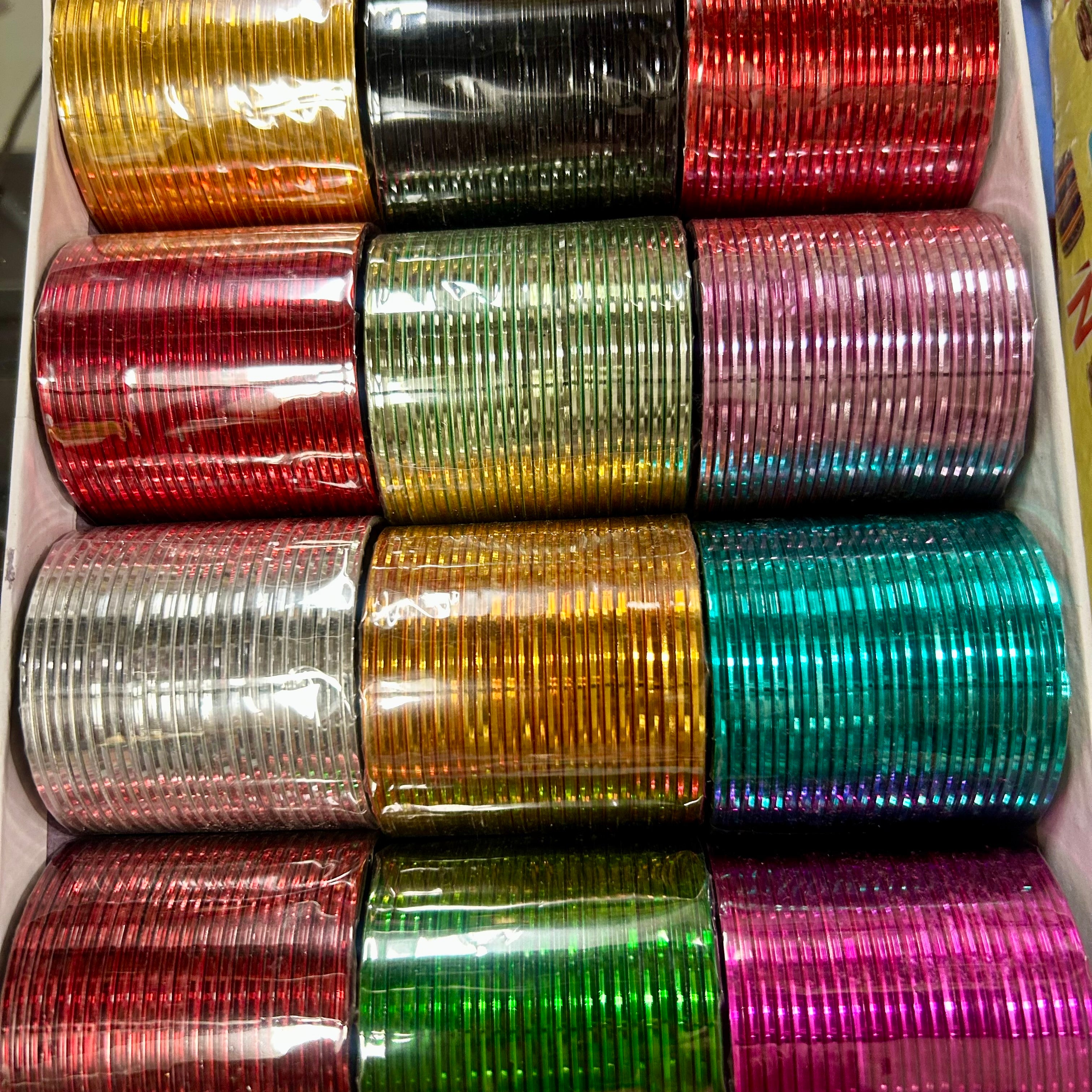 Xs Färgglada glansiga Bangles – Indiska armband 6 för 20 kr