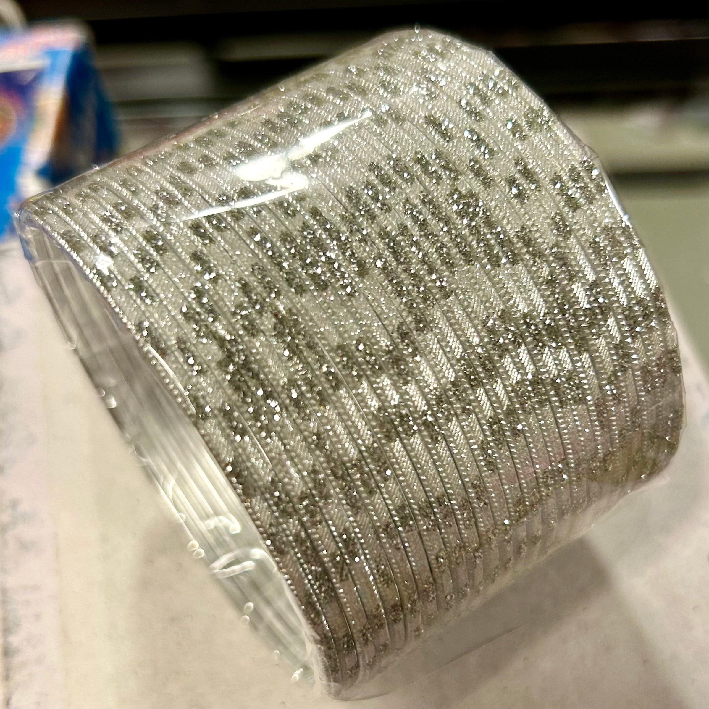 Färgglada Bangles – Indiska armband 6 för 20 kr