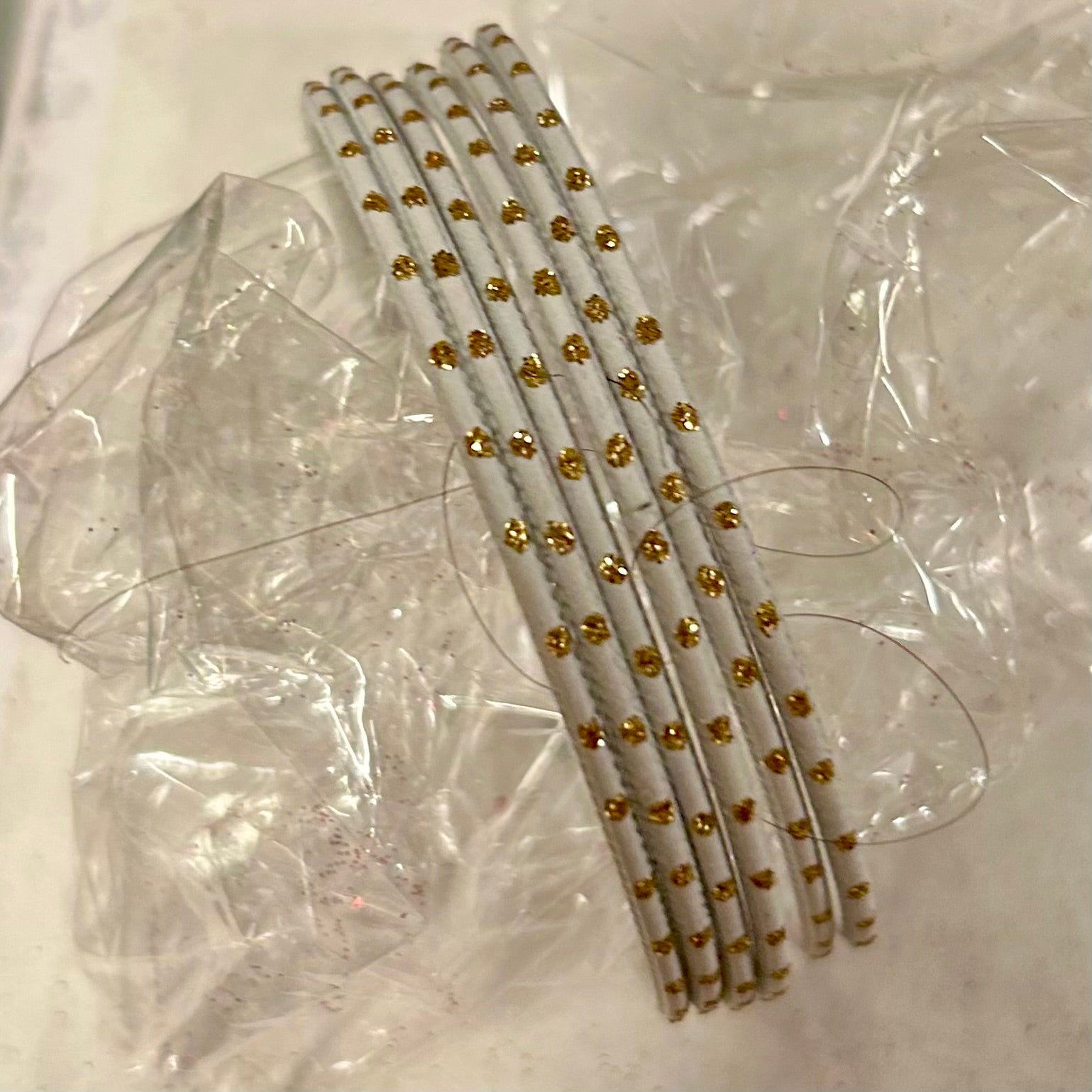 L Färgglada matta Bangles – Indiska armband 6 för 20 kr