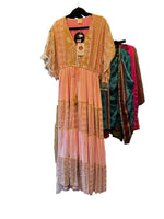 Ladda upp bild till gallerivisning, Indisk maxiklänning i rayon – Boho Guld

