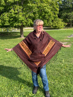 Ladda upp bild till gallerivisning, Randig Poncho med Luva
