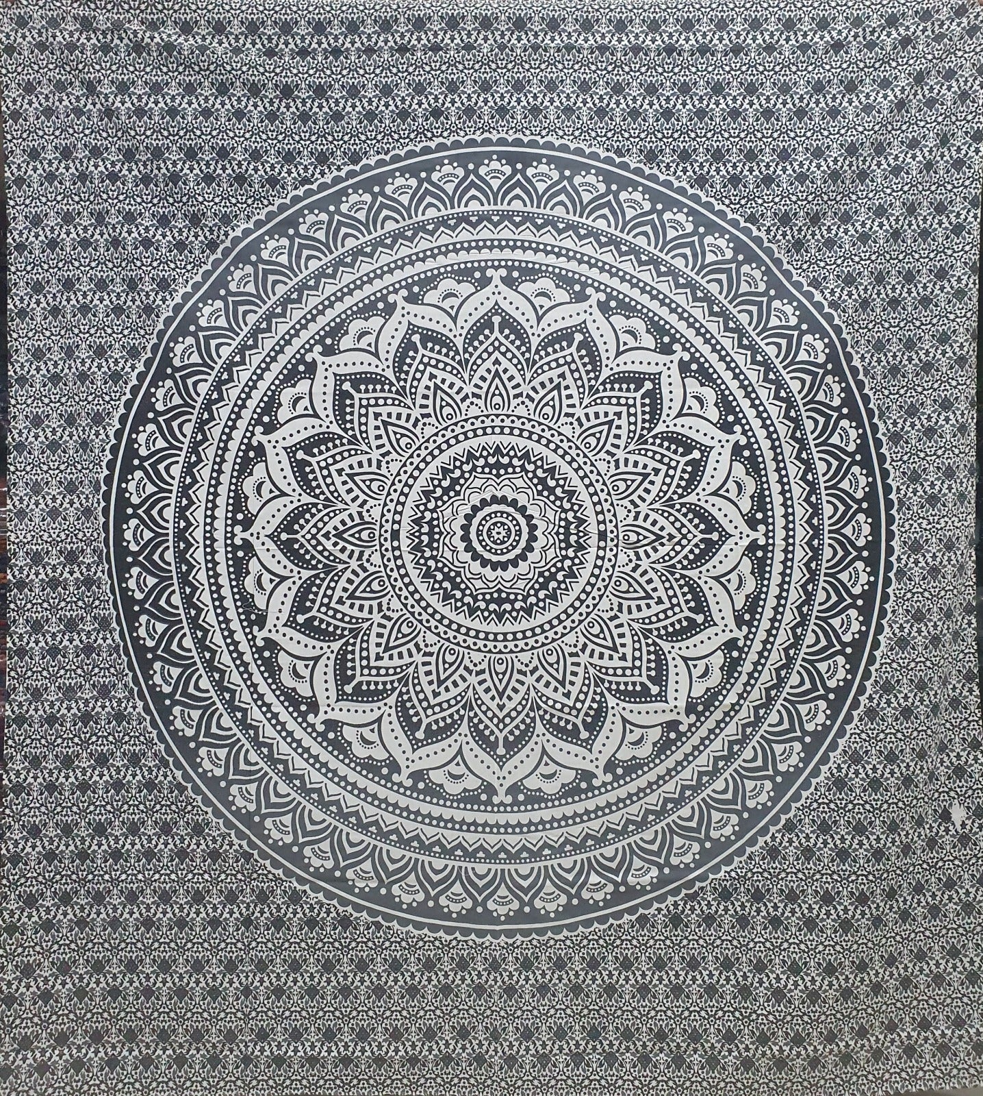 6. Bedsheet Mandala grå
