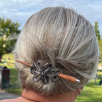 Load image into Gallery viewer, Hårsmycke med träpinne, olika motiv
