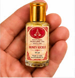Load image into Gallery viewer, Honey Suckle kaprifol parfymolja 10 ml – flaska i handen | Beauty of India
