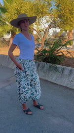 Load and play video in Gallery viewer, Cotton trousers
