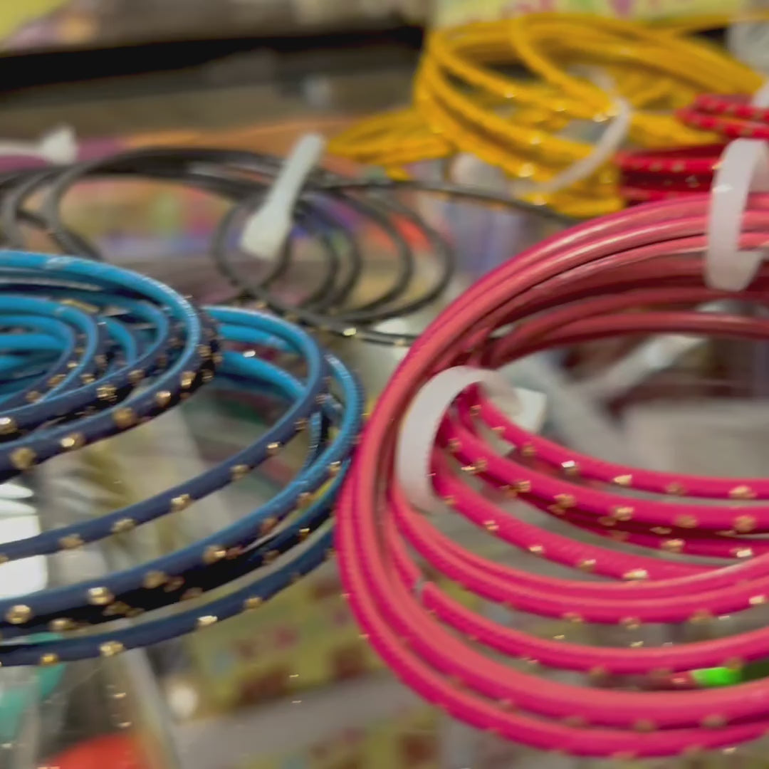 L Färgglada matta Bangles – Indiska armband 6 för 20 kr