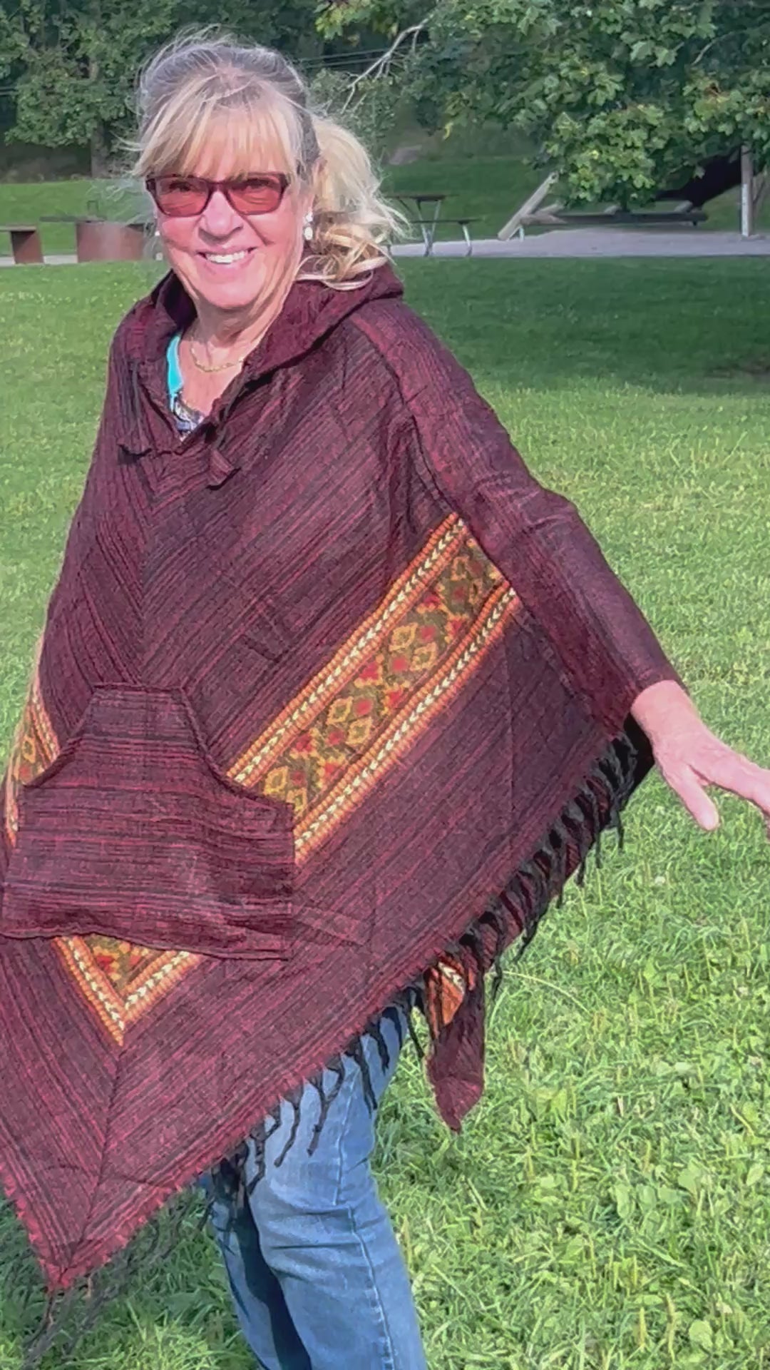 Randig Poncho med Luva
