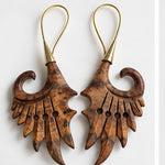 Load image into Gallery viewer, Bohemiska träörhängen modell Tribal med bronsfärgade detaljer
