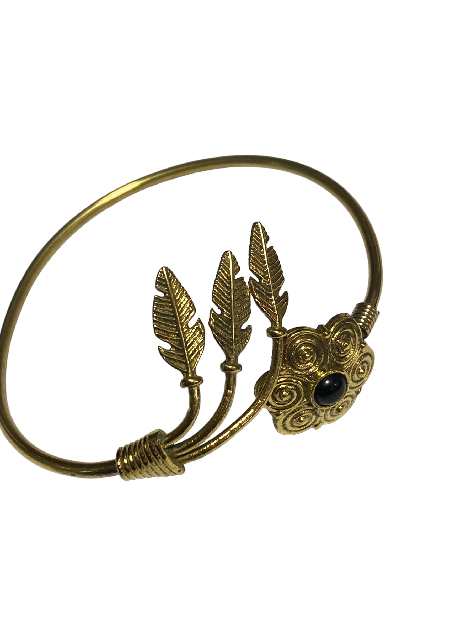 9. Brons Armband, blomma och fjädrar